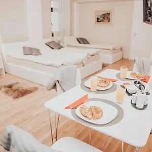 With Amazing View In The Center Apartment Shkodra